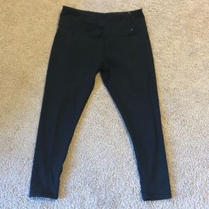 Black Calia Cropped Leggings